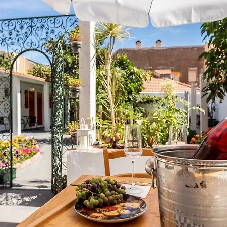 Διαμέρισμα Lisbon Secret Garden 3 Sun Loungers *
